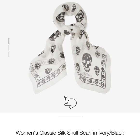 Alexander McQueen Women's Classic Silk Skull Scarf in Ivory/Black - Picture 1 of 4